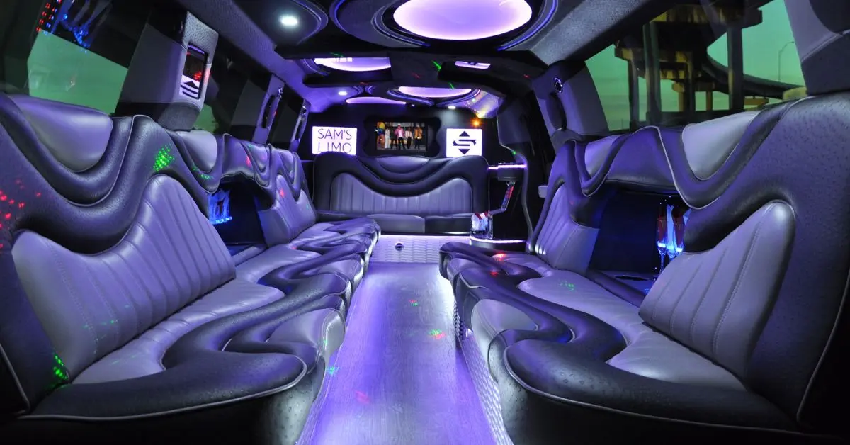 Top 5 Reasons to Choose a Limousine for Corporate Travel